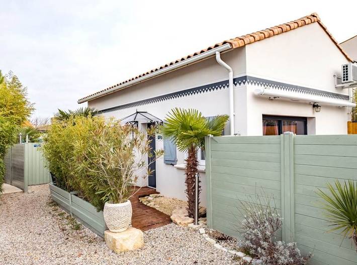 Villa pour 10 personnes, avec jardin ainsi que terrasse et jacuzzi
