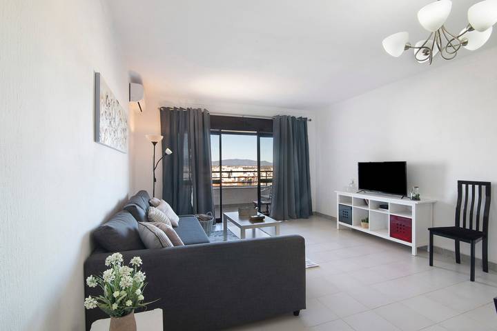 Entire apartment, Apartment 'Summer Place' with Balcony, Wi-Fi and Air Conditioning in Praia da Rocha, Portimão