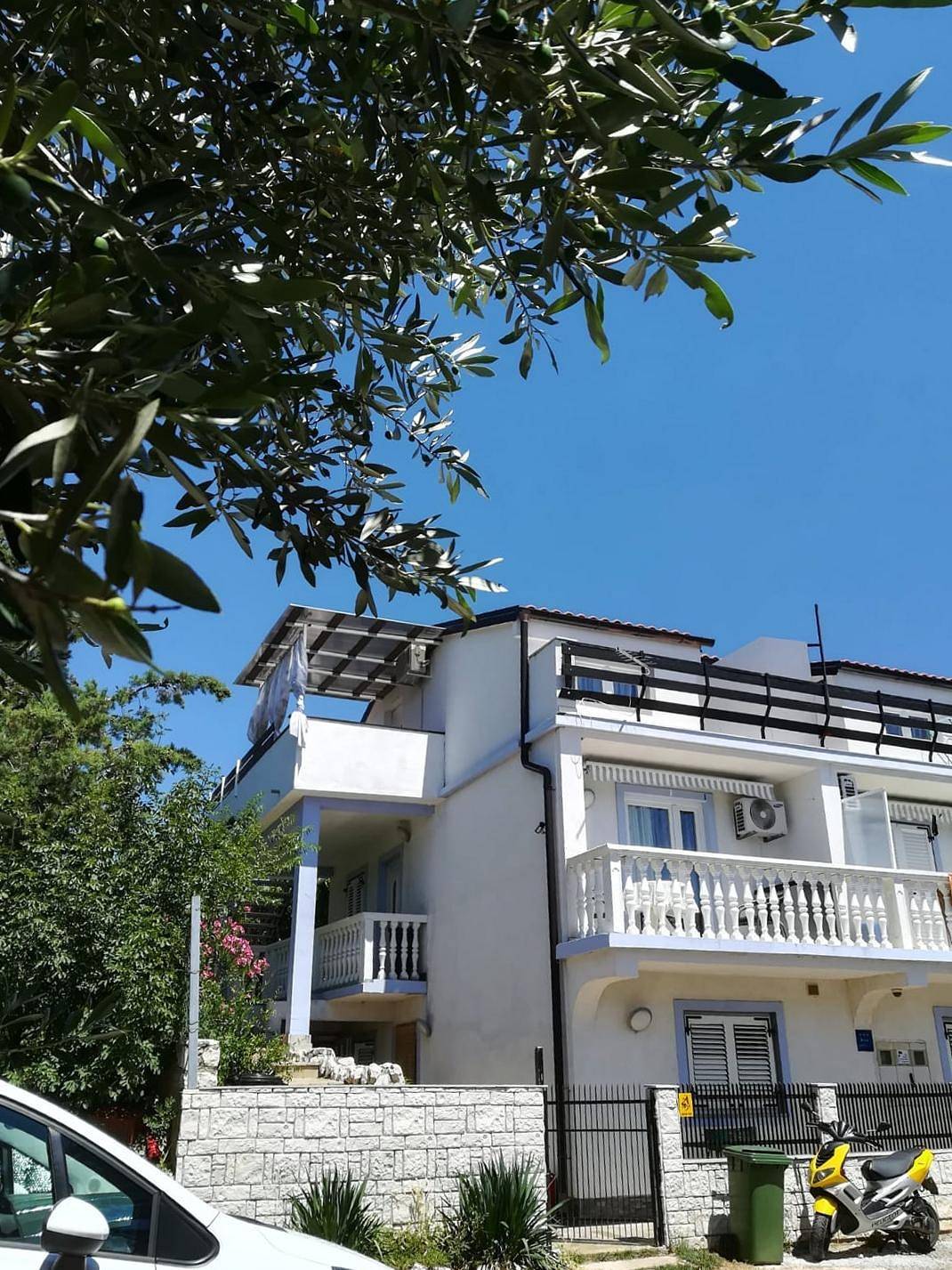 Ganze Wohnung, 1-Zimmer-Ferienwohnung mit Terrasse und Meerblick Novi Vinodolski A-15292-c in Novi Vinodolski, Primorje-Gorski Kotar
