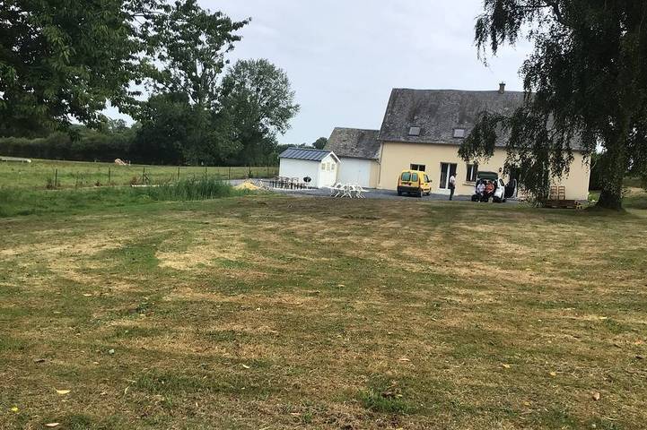 Renovated country house, quiet location, private heated pool in La Vacquerie, Región de Bayeux