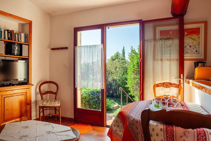Casa vacanze "Les Oiseaux" con vista sulle montagne, giardino privato e Wi-Fi in Ceyreste, Marseille e dintorni