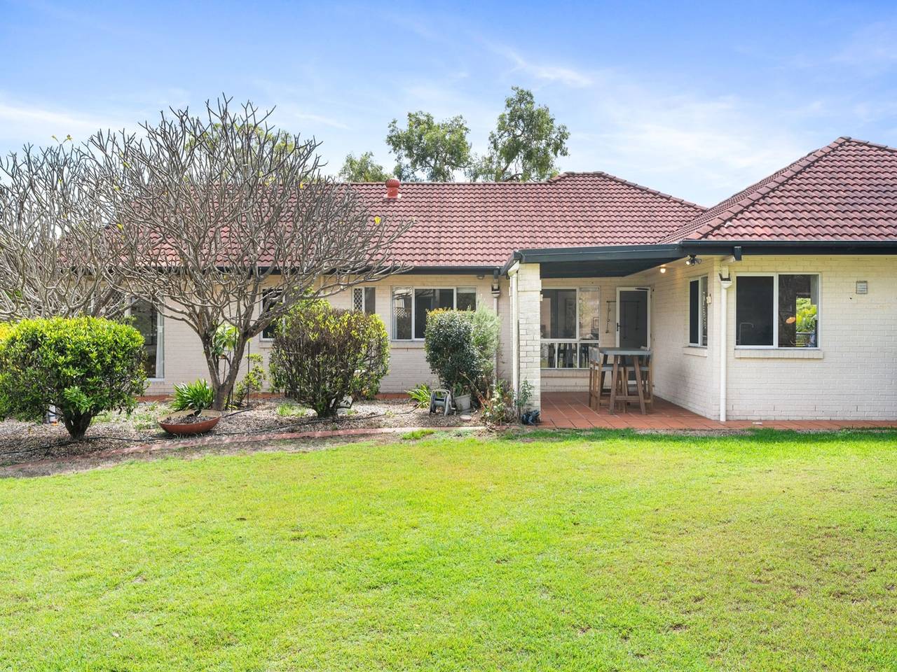 Entire apartment, Peaceful Family Home: 4-Bed, Pool, Alfresco Dining in Brisbane, Queensland