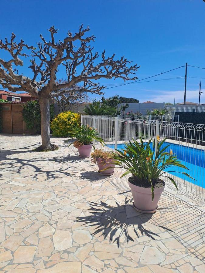 Four-Bedroom Holiday Home in Claira, Côte d'Améthyste