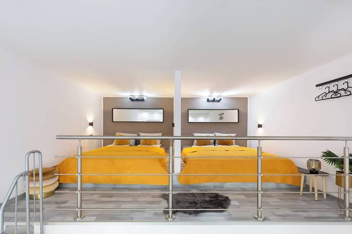 Ganze Wohnung, ⭐3in1 Modern Design - 3 Apartment Together ❤️Airco 5BEDROOMs 4BATHs 9BEDs in Budapest, Danube-Ipoly National Park