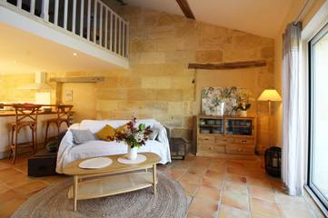 Gîte pour 2 personnes, avec piscine et jardin à Civrac-de-Blaye