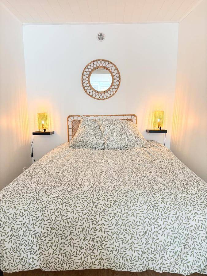 Appartement entier, Le Petit Thau - Studio - Wifi in Bouzigues, Côte méditerranéenne (France)