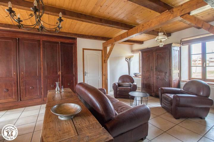 Gîte pour 8 personnes, avec terrasse et sauna ainsi que jacuzzi et jardin à Tauves - 4