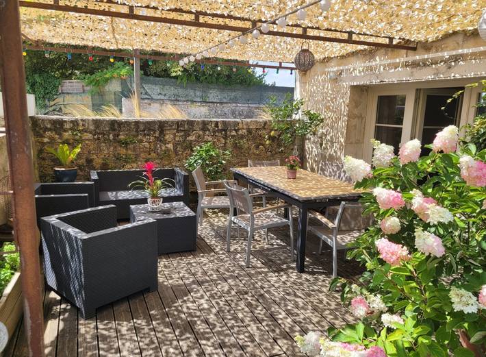 Gîte pour 4 personnes, avec terrasse et jardin à Crazannes