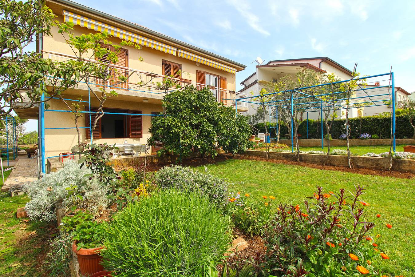 Ganze Wohnung, Ferienwohnung für 4 Personen mit Terrasse in Banjole, Südküste Istrien