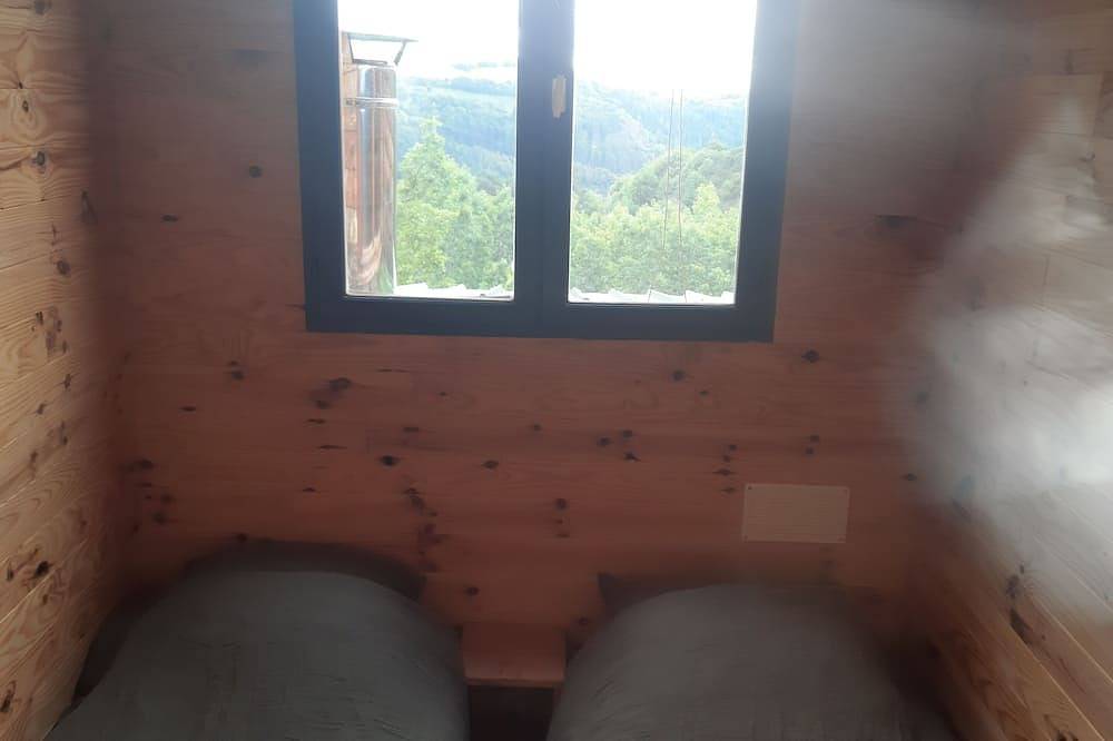 Chalet perched between river and lake in Villefranche-de-Panat, Aveyron (desambiguación)