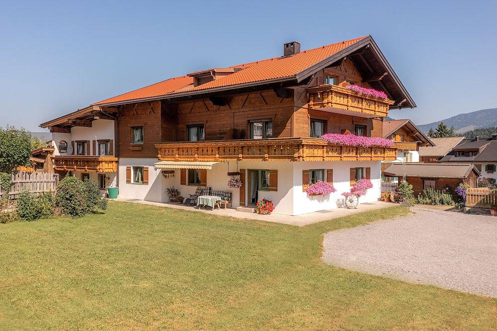 Ganze Wohnung, Doppelzimmer - Gästehaus Schmid in Grän, Allgäuer Alpen (Österreich)