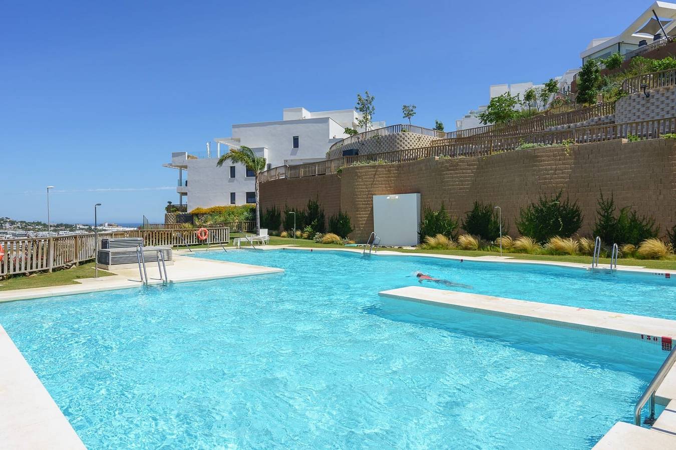 Hel leilighet, Holiday Apartment "Penthouse Banderas" near Beach with Private Pool & Wi-Fi in La Cala de Mijas, Mijas