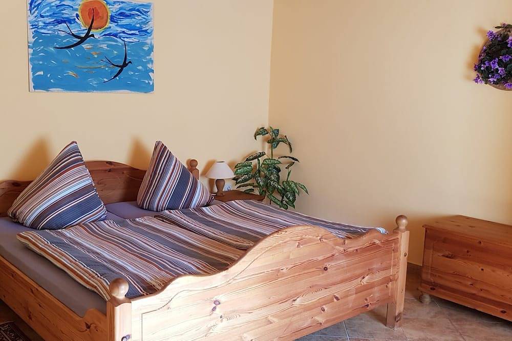 Lovingly furnished vacation home in a quiet location with fireplace in Klausdorf, Stralsund Umland