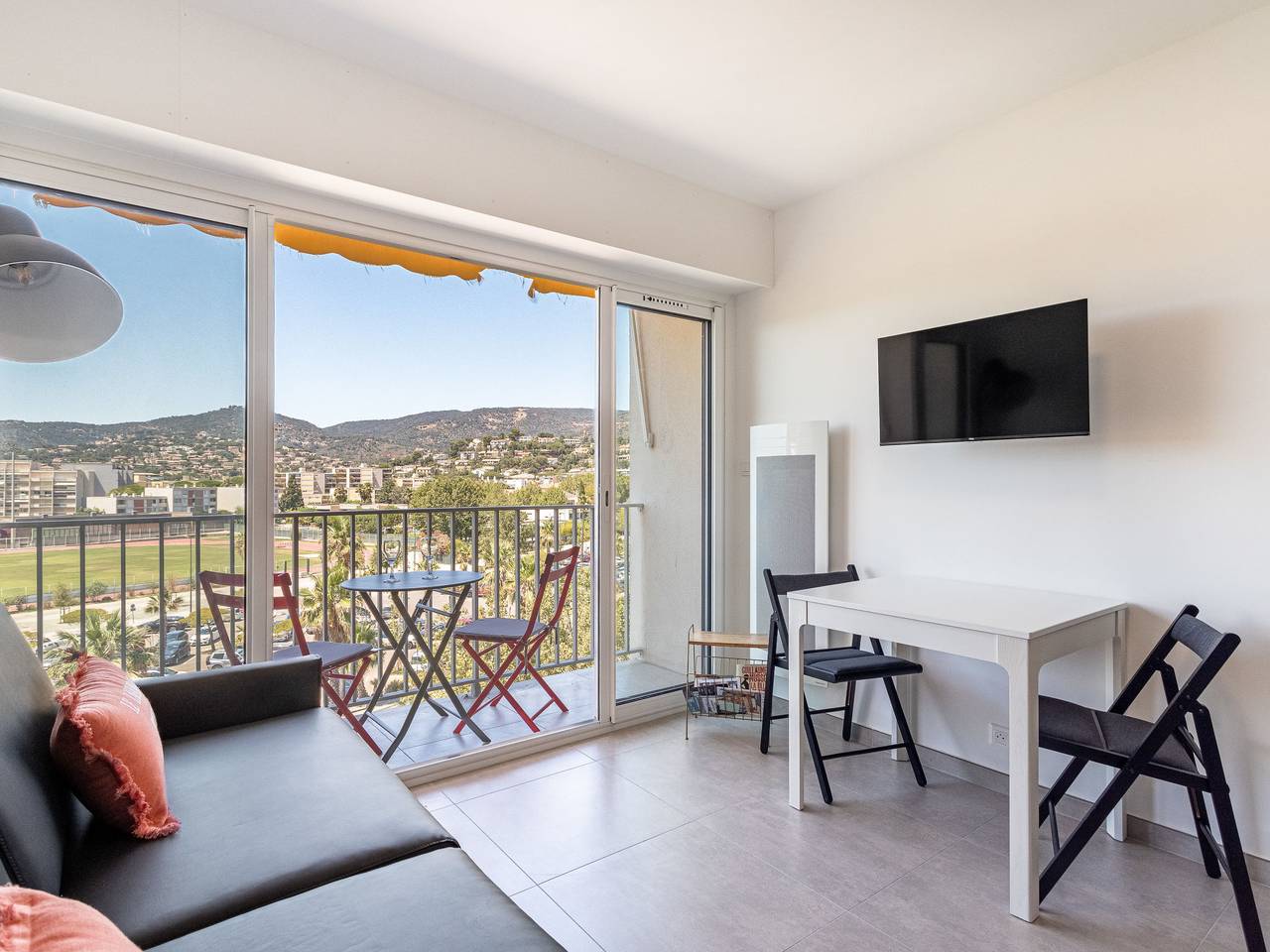 Entire apartment, Les Horizons in Le Lavandou, Toulon region
