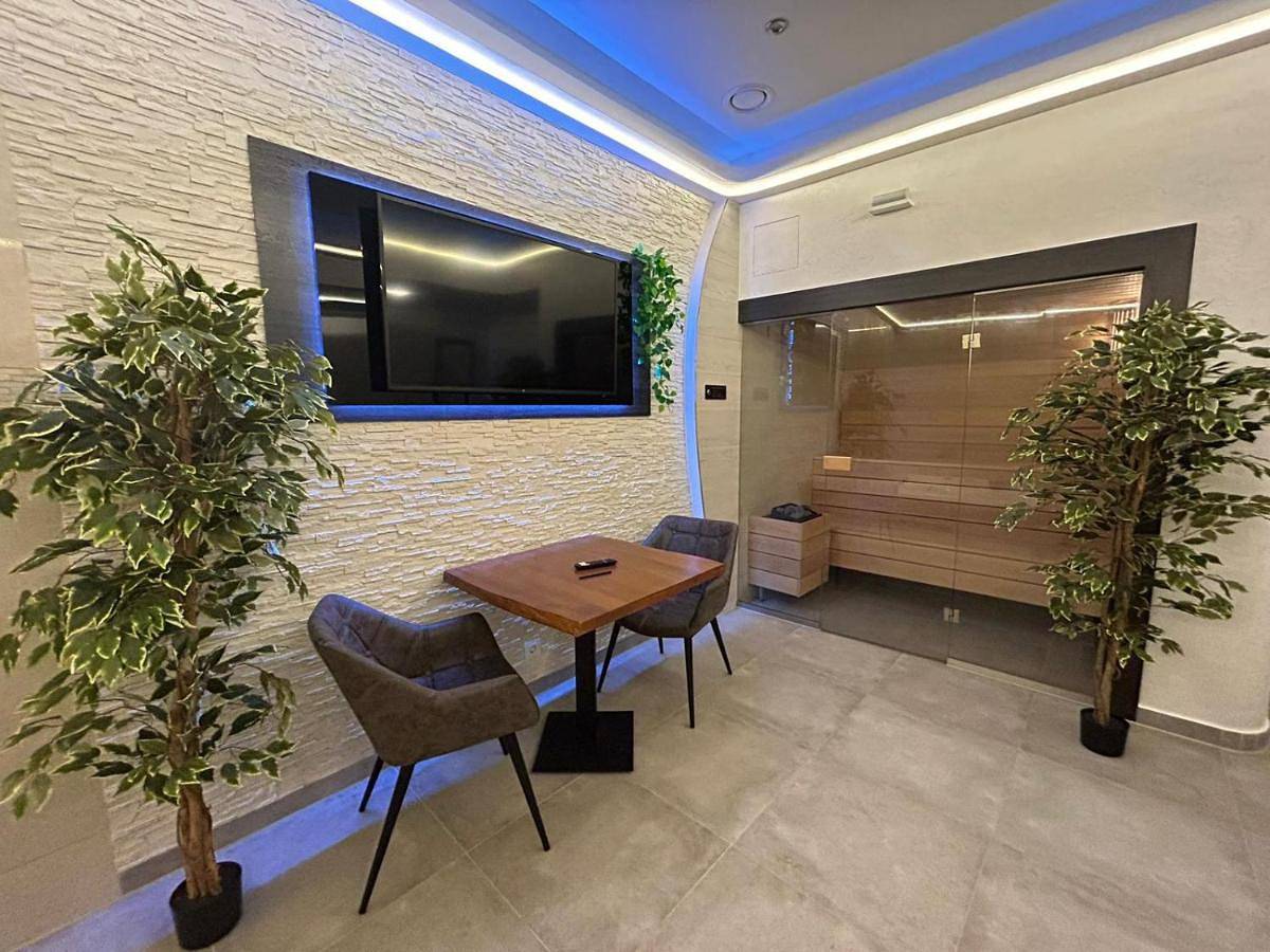 Suite with Sauna in Düsseldorf-Stadtmitte, Düsseldorf