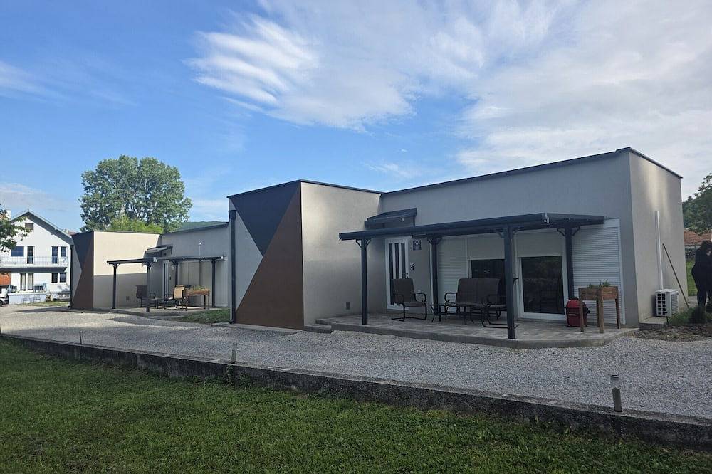 Holiday Home with Terrace in Kutjevo, Pozega-Slawonien