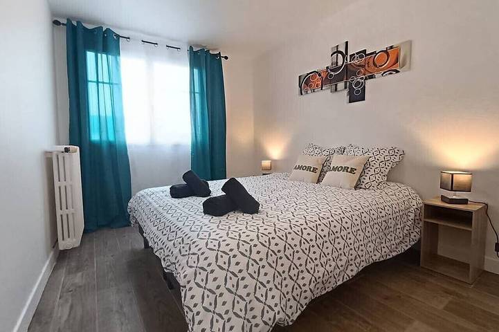 Entire apartment, The Hanging Garden - For 3 People in Fontainebleau, Seine-et-Marne