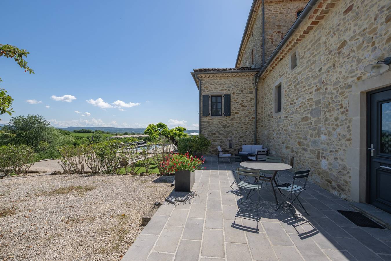 Casa de vacaciones 'Gîte Figuier Au Mas Dujau' con vistas a la montaña, piscina compartida y Wi-Fi in Saint-Sauveur-de-Cruzières, Ardèche
