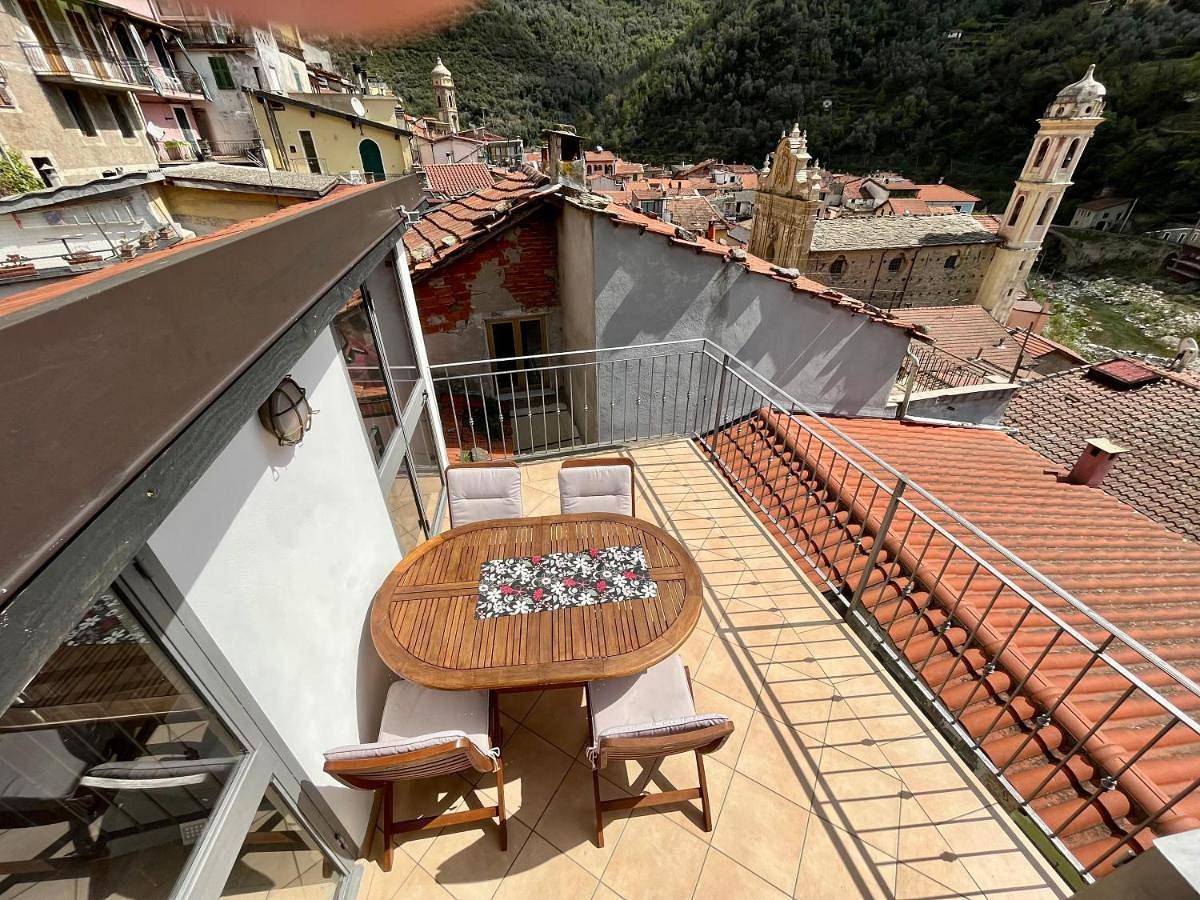Ganze Wohnung, Casa Via Vezzargo in Badalucco, Riviera di Ponente