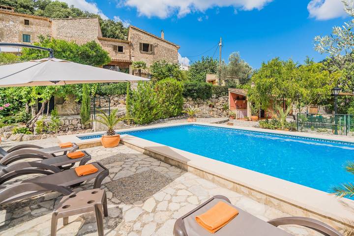 Holiday home for 6 people, with pool and terrace as well as garden - 1