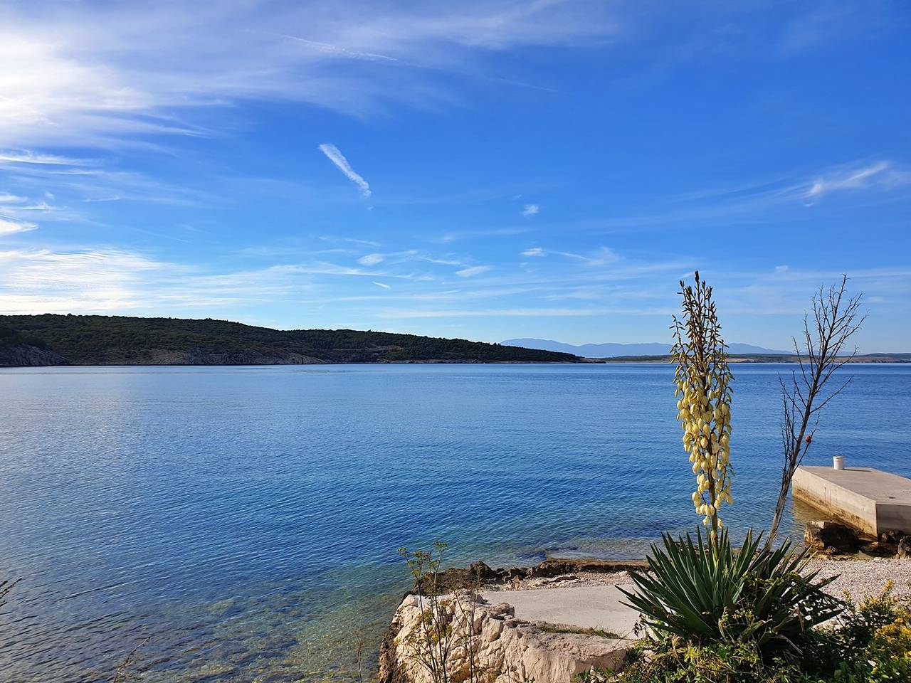 Apartamento entero, Apartment Villa Tiha - 10 m from the beach, sea view, balcony, seafront, private parking in Silo (Krk), Krk (isla)