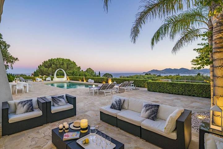 Ferienhaus für 12 Personen, mit Balkon und Garten