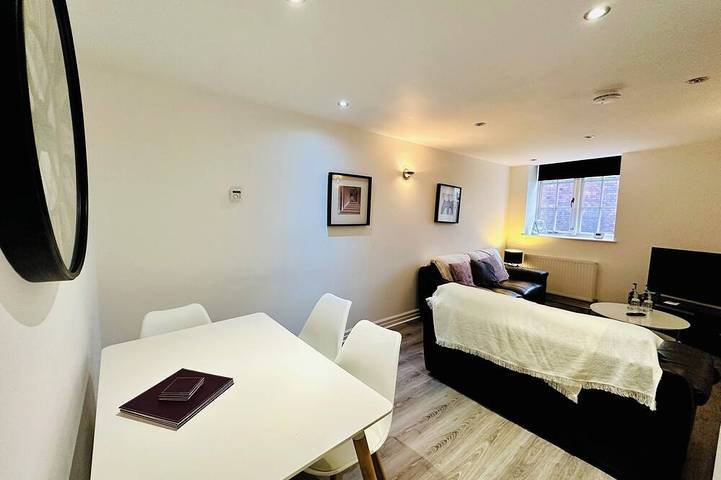 Apartment for 4 people, with pets in Exeter