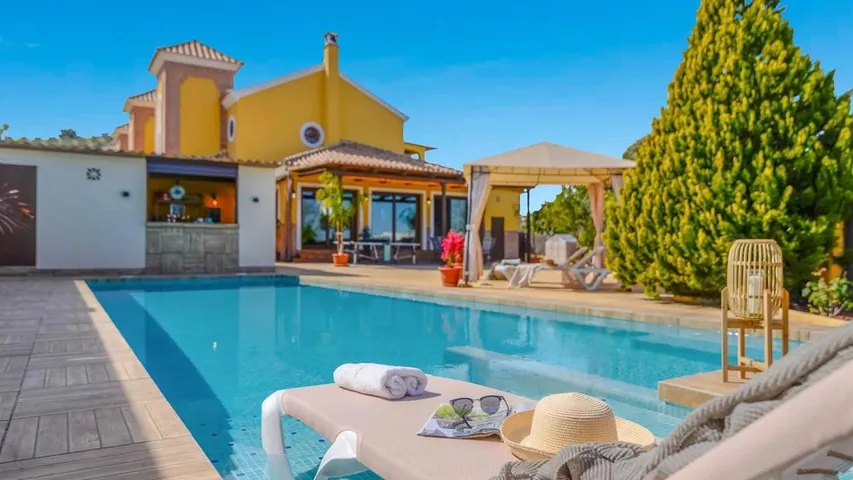 Casa de vacaciones para 11 personas, con terraza y piscina - 1
