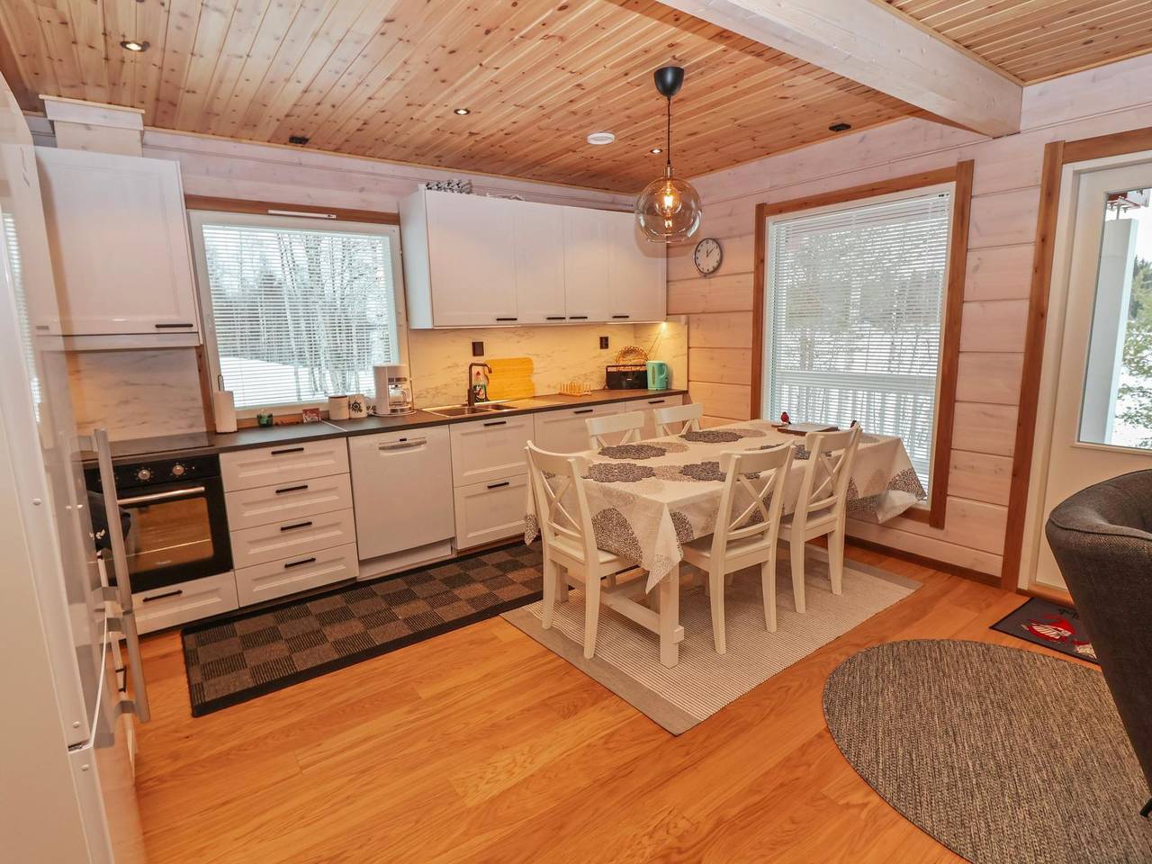 Huvila tornionjoen rannalla in Lappland