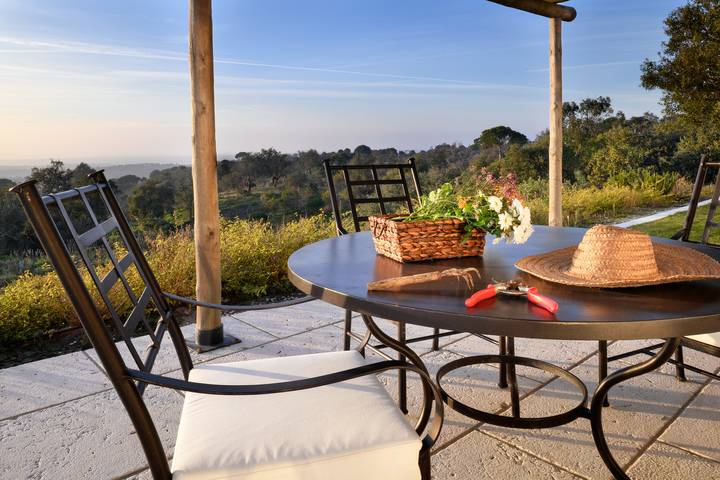 Location de vacances pour 8 personnes, avec terrasse et jardin à Melides - 4