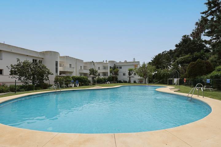 Ferienwohnung für 4 Personen, mit Balkon und Garten in Estepona