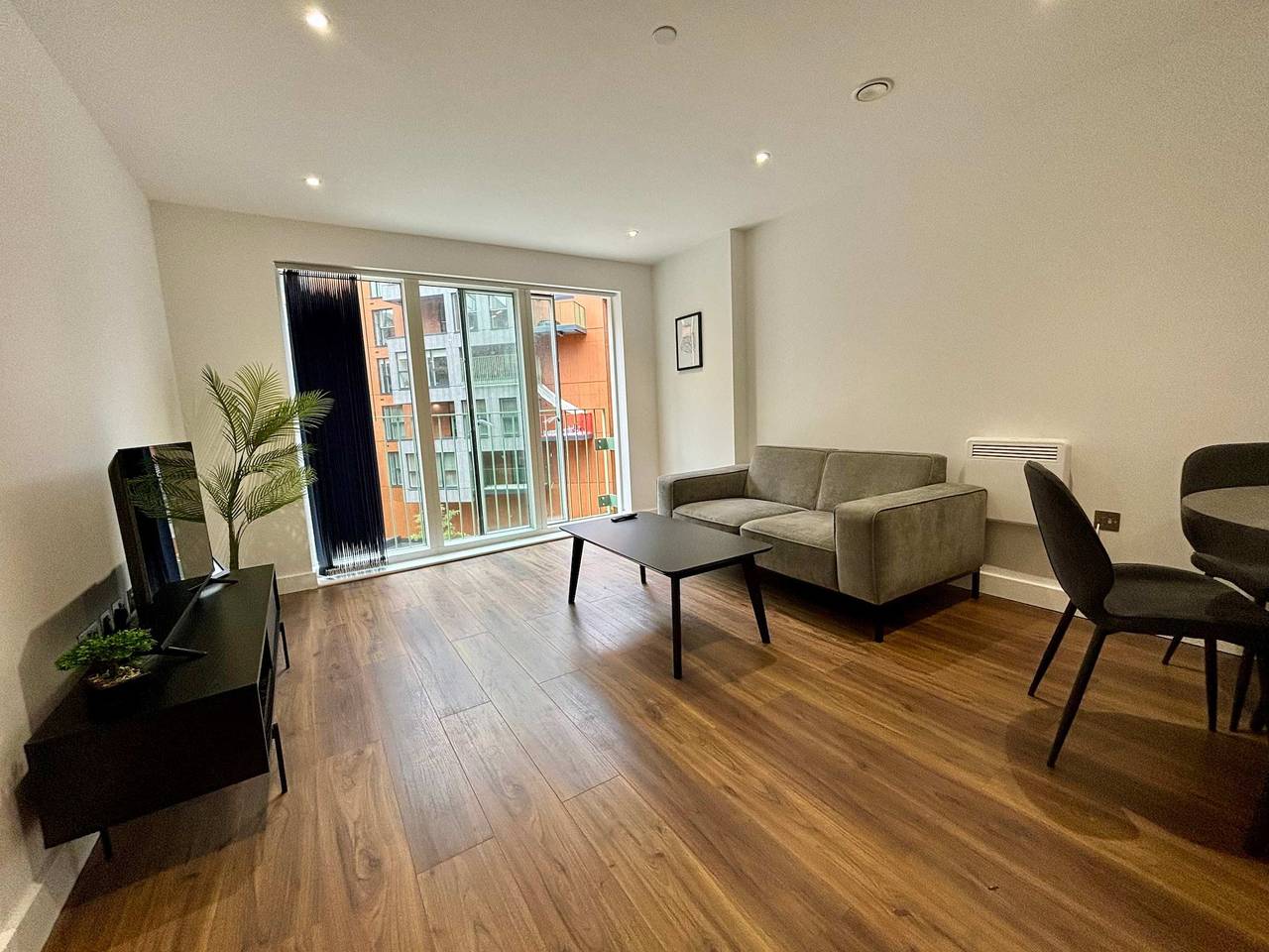 Entire apartment, 1 Bed Nr Ascot, Windsor & Bracknell Station in Bracknell, Berkshire
