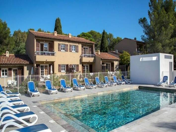Gîte pour 6 personnes, avec piscine et terrasse, animaux acceptés dans Plage de Boulouris - 4