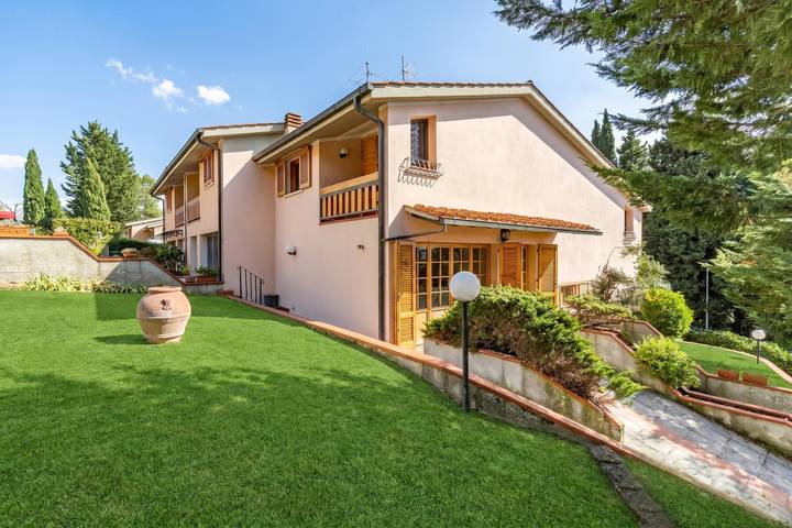 Location de vacances pour 6 personnes, avec balcon à Pontassieve