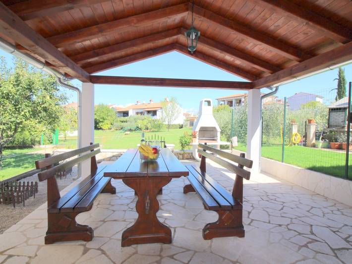 Ferienhaus für 6 Personen, mit Balkon und Terrasse sowie Garten in Poreč