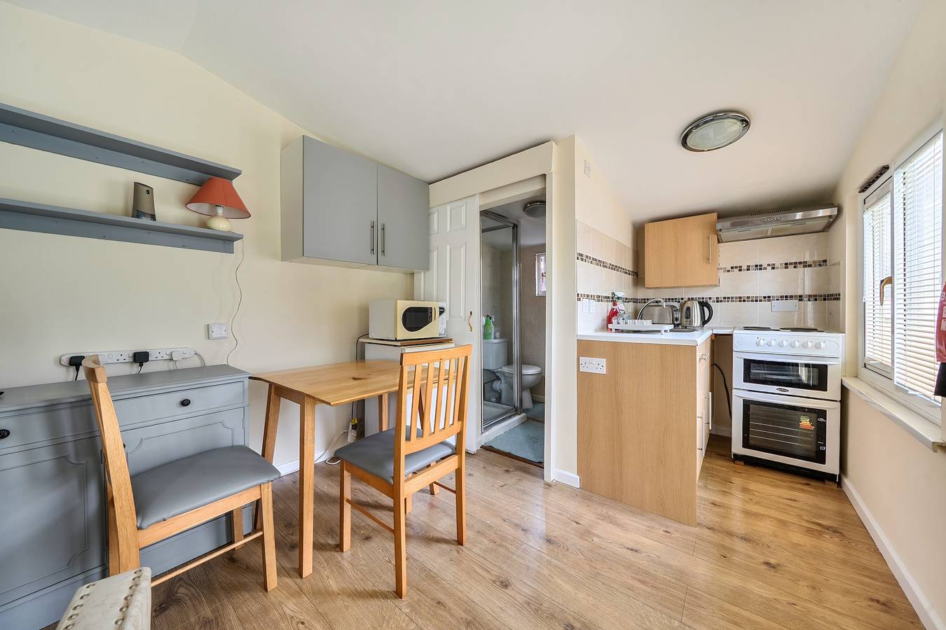 Entire studio, Studio Retreat Sleeps 1 - Parking & Wifi in Coleridge Ward, Cambridge