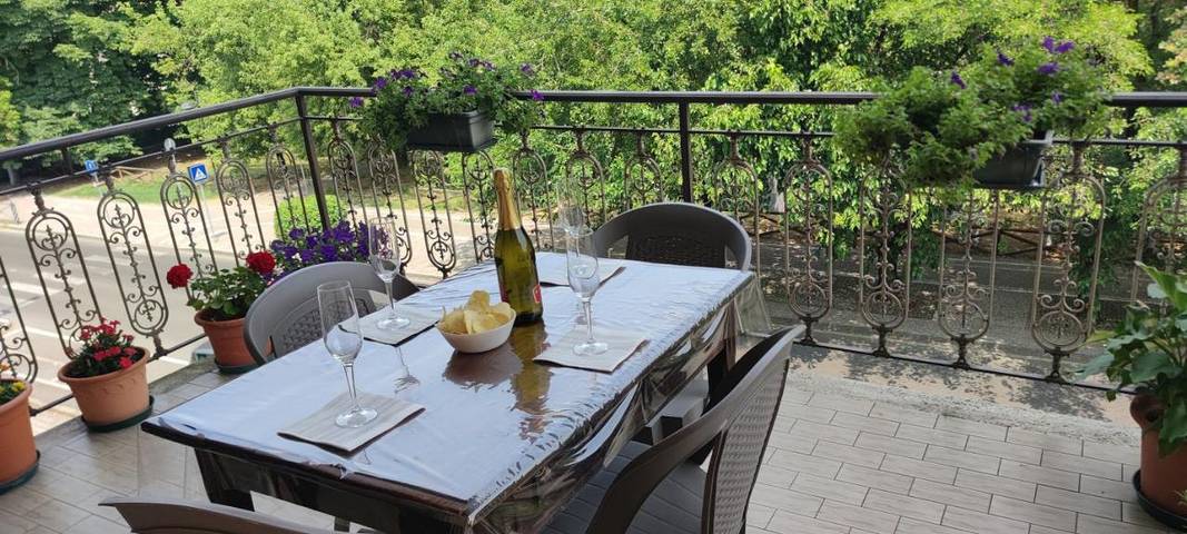 Appartamento per 4 persone, con Balcone e Terrazza nonché Giardino e Panorama a Formigine