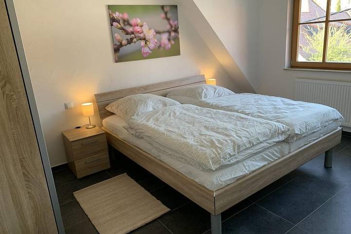 Ferienwohnung für 2 Personen, mit Garten in Gimmeldingen