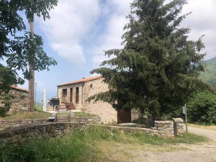 Casa rural para 9 personas, con Balcón y Terraza además de Jardín y Vistas en Pardines