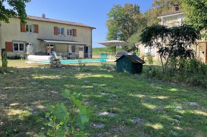 Gîte pour 8 personnes, avec Jardin à Cudos