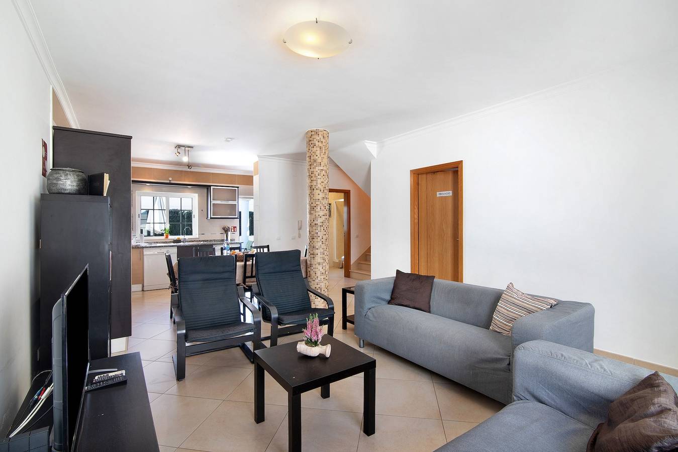 Casa de férias "Residência Ideal Villas" com Piscina, A/C, Bbq, toda equipada, até 12 pessoas in Manta Rota, Ria Formosa
