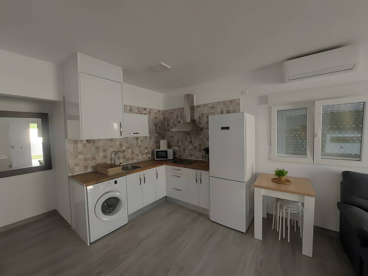 Casa vacacional 'Alex 1' con piscina privada, Wi-Fi y aire acondicionado in Zahora, Barbate