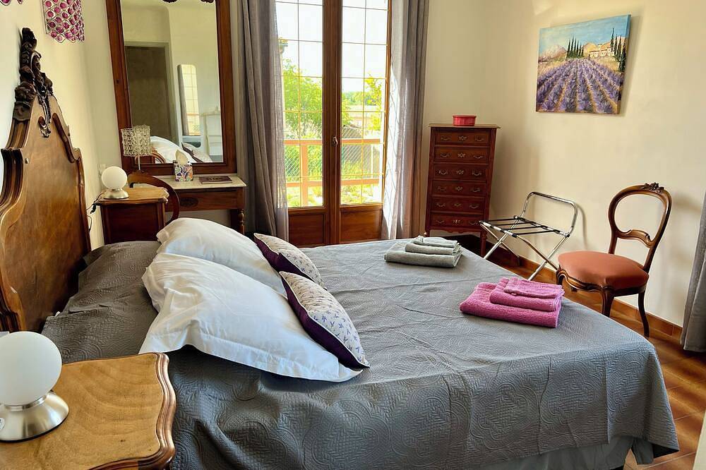 Large house in Provence, terrace and fireplace in Caumont-sur-Durance, Vaucluse