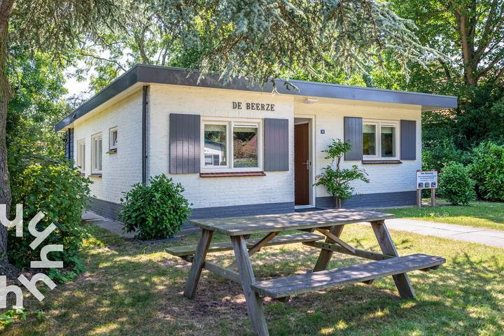 Bungalow voor 4 personen, met Terras en Tuin in Oostkapelle