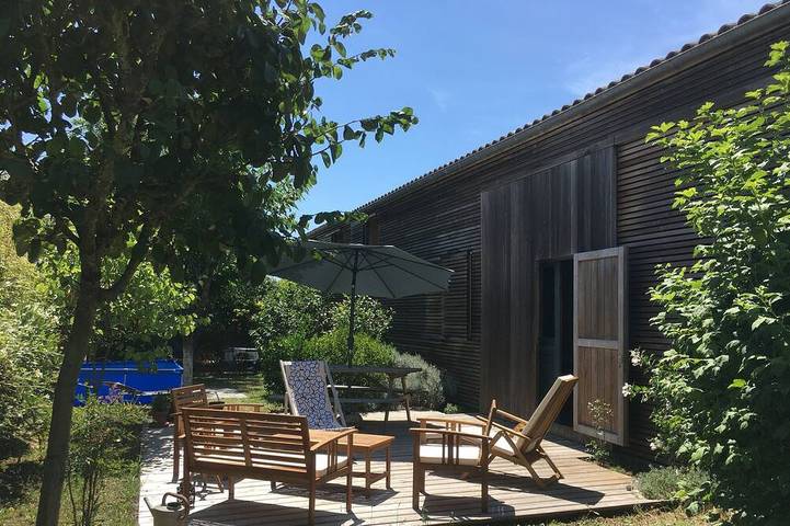 Location de vacances pour 10 personnes, avec Terrasse et Jardin à Thairé