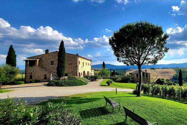 Appartamento per 4 persone, con panorama e piscina nonché giardino, adatto a famiglie con bambini in Buonconvento