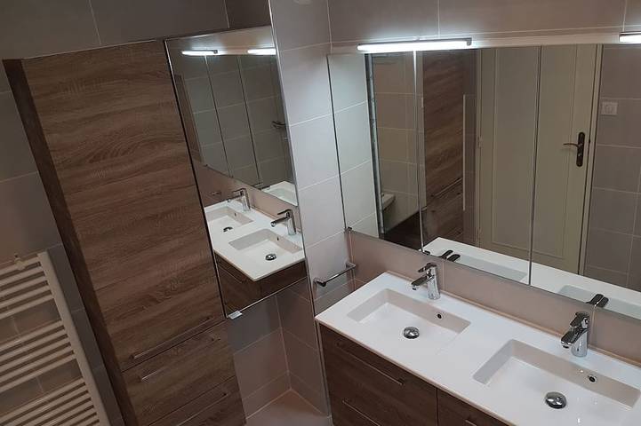 Entire apartment, Bandol Front de Mer - 4 Rooms, 91 M2 + Terrace 17 m² - Facing Sand beaches. in Bandol, Mediterranean Coast (France)