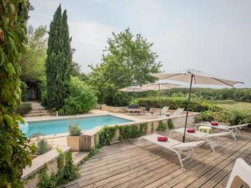 Location de vacances pour 2 personnes, avec terrasse et piscine à Dégagnac