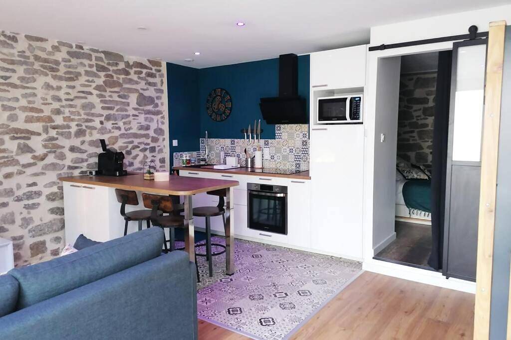 Appartement entier, One-Bedroom Apartment in Pennautier, Région de Carcassonne