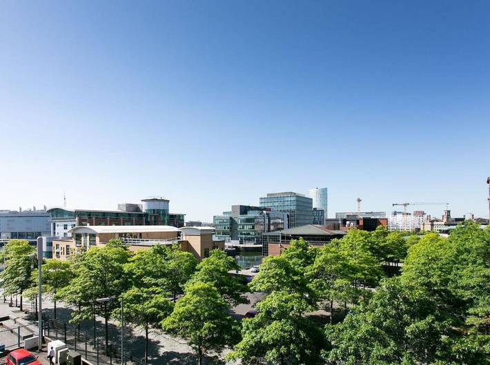 Apartamento para 5 personas, con vistas al lago además de vistas y terraza, Se admiten mascotas en Belfast
